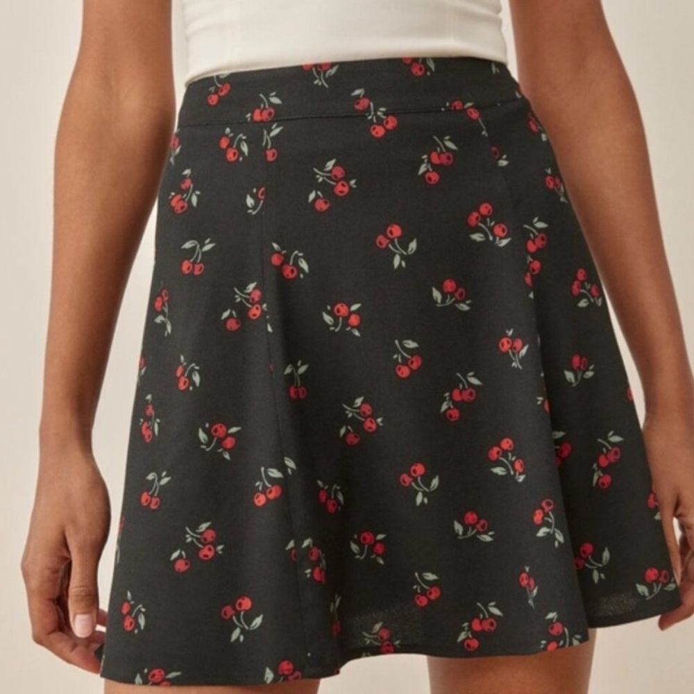 NWOT Reformation Flounce Mini Skirt, Size 2